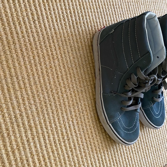 Vans - Picture 3 of 4